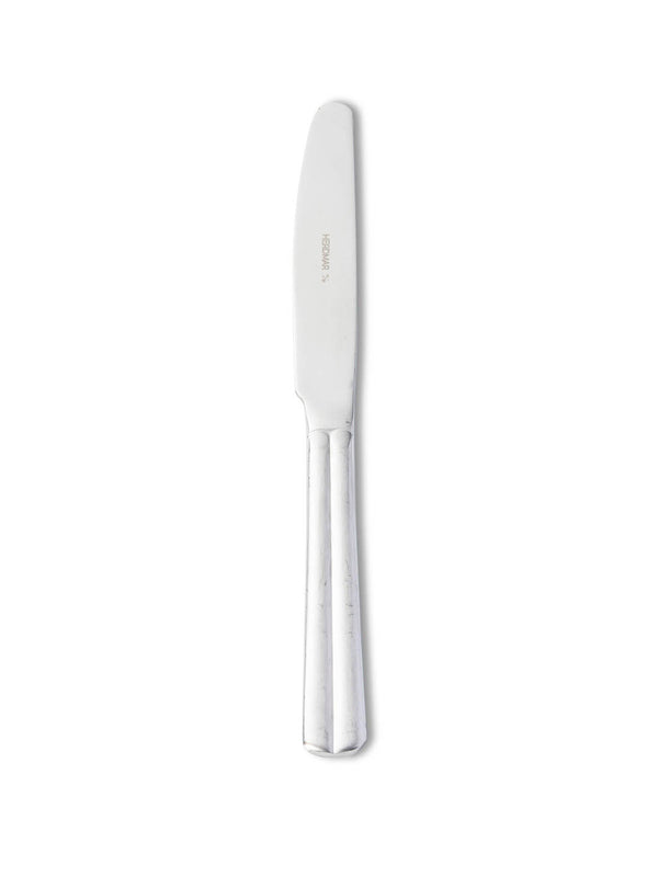 The Mete Sliver Cutlery Range butter knife features stainless steel construction with a smooth, rounded blade and tapered handle‚Äîperfect for a modern yet classic luxury table setting.
