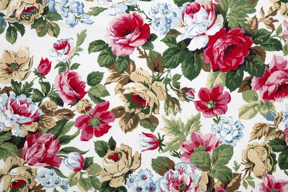 A table linen that fuses romantic florals & vibrant elegance with lush blooms, adding timeless charm in a stunning colourway.